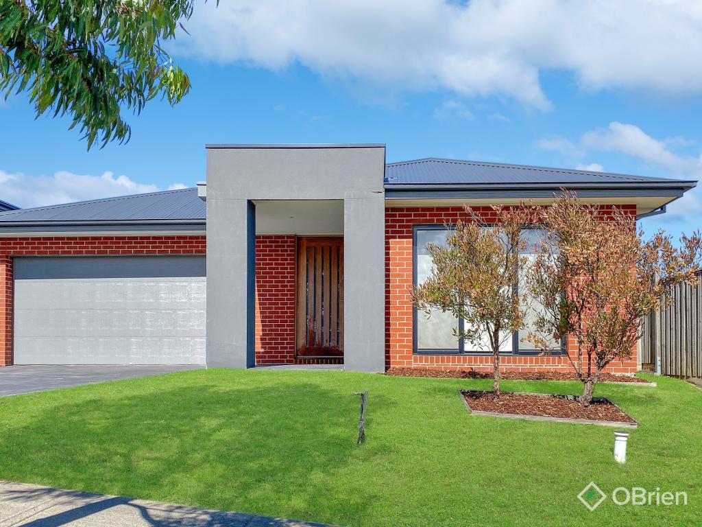 10 Summit Dr, Pakenham, VIC 3810