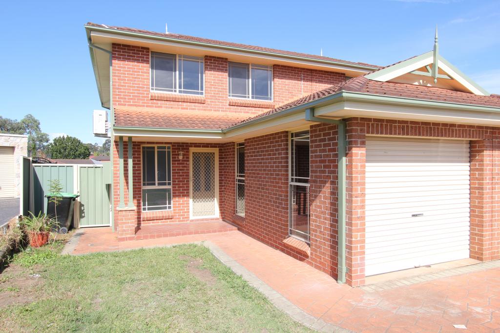 3b Eva Ave, Green Valley, NSW 2168