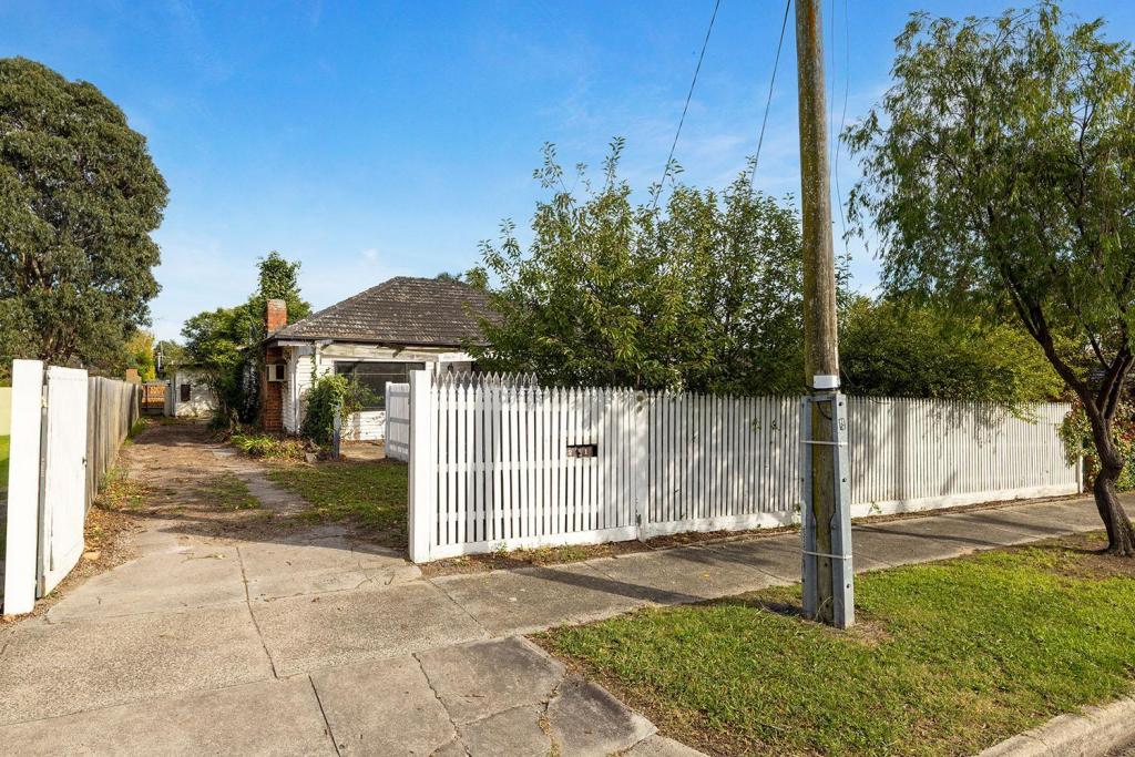 15 Stephens St, Burwood, VIC 3125