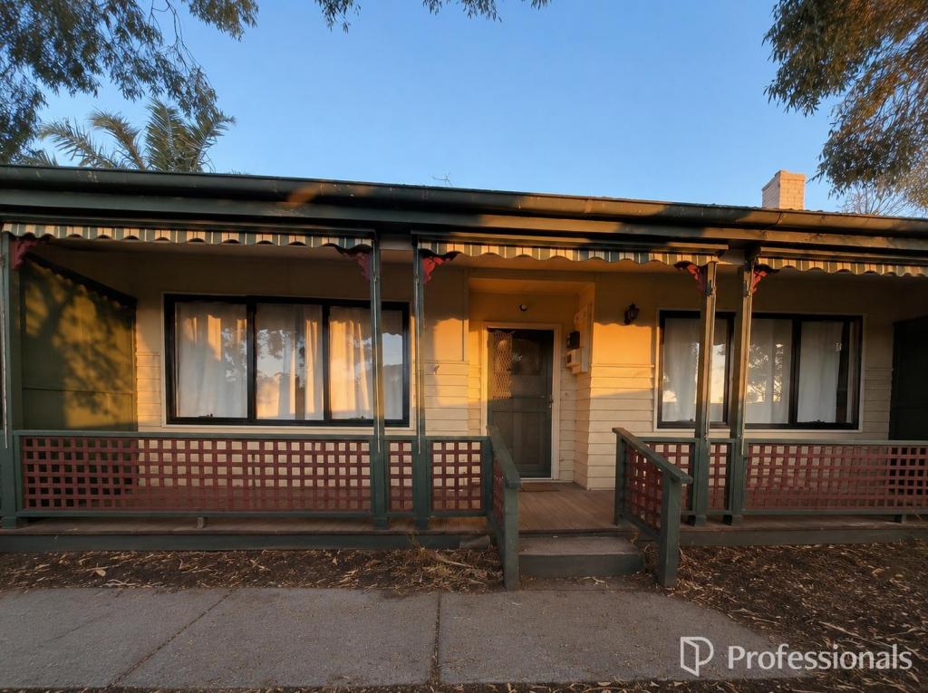 4 Fowler St, Breakwater, VIC 3219