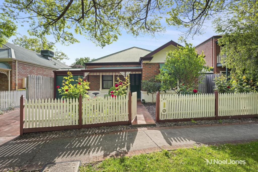 27 Chatswood Gr, Chirnside Park, VIC 3116
