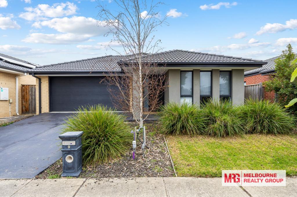 9 CAPTAIN ST, OFFICER, VIC 3809