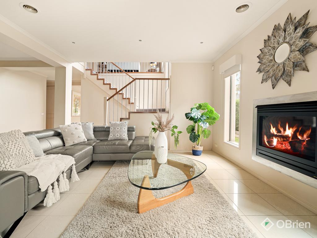 8 Flynn Tce, Sandhurst, VIC 3977