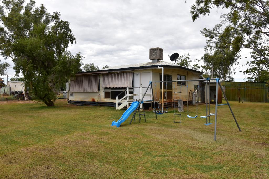 37 Lodge St, Aramac, QLD 4726