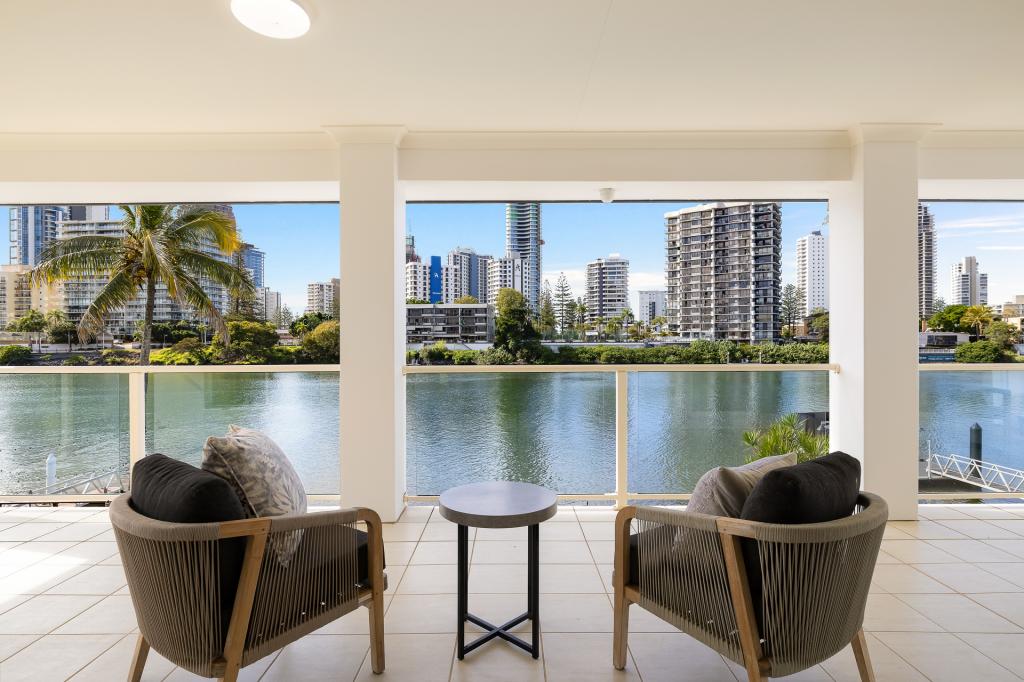 24 Amalfi Dr, Isle Of Capri, QLD 4217