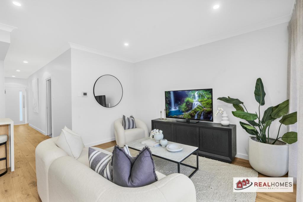 62 Bradley St, Glenmore Park, NSW 2745