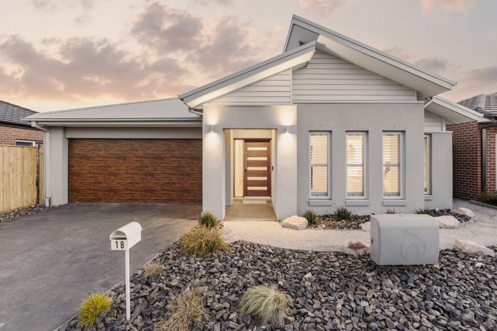 18 PURITY WAY, ARMSTRONG CREEK, VIC 3217