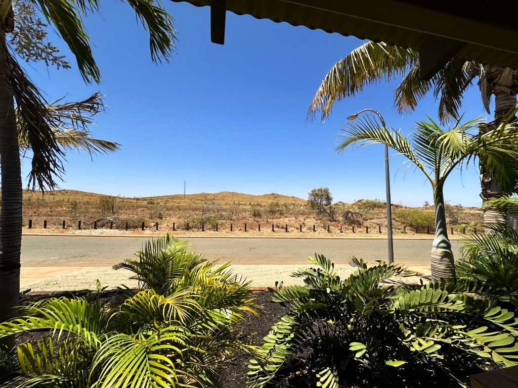 15 Macmahon Way, Baynton, WA 6714