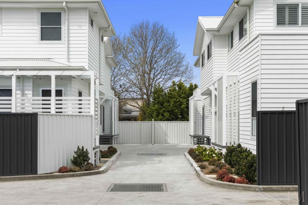 2/90A BRIDGES RD, NEW LAMBTON, NSW 2305