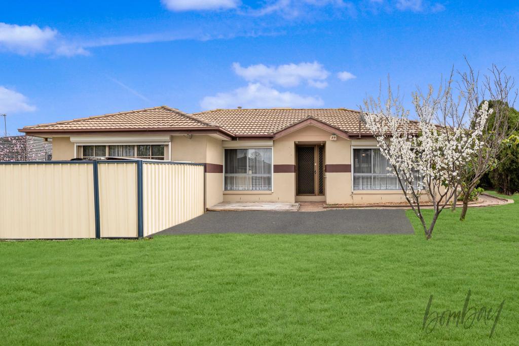 17 Paraburdoo Lane, Kings Park, VIC 3021