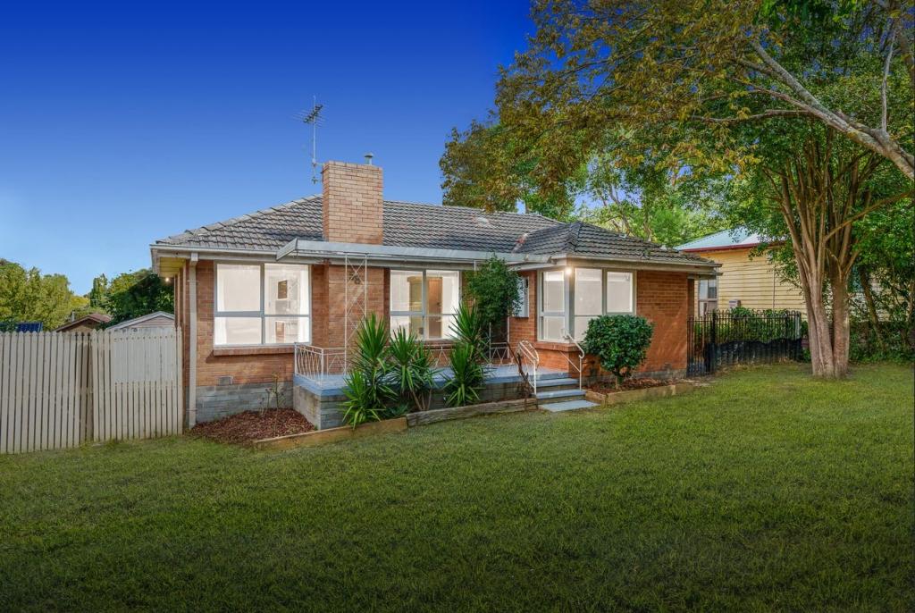 58 Eastfield Rd, Croydon South, VIC 3136