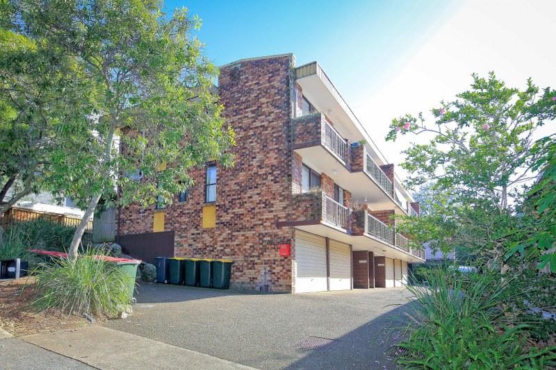 2/114 Carmody Rd, St Lucia, QLD 4067