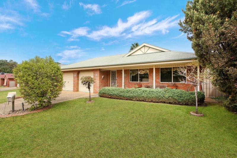 3 Bisque Ct, West Wodonga, VIC 3690