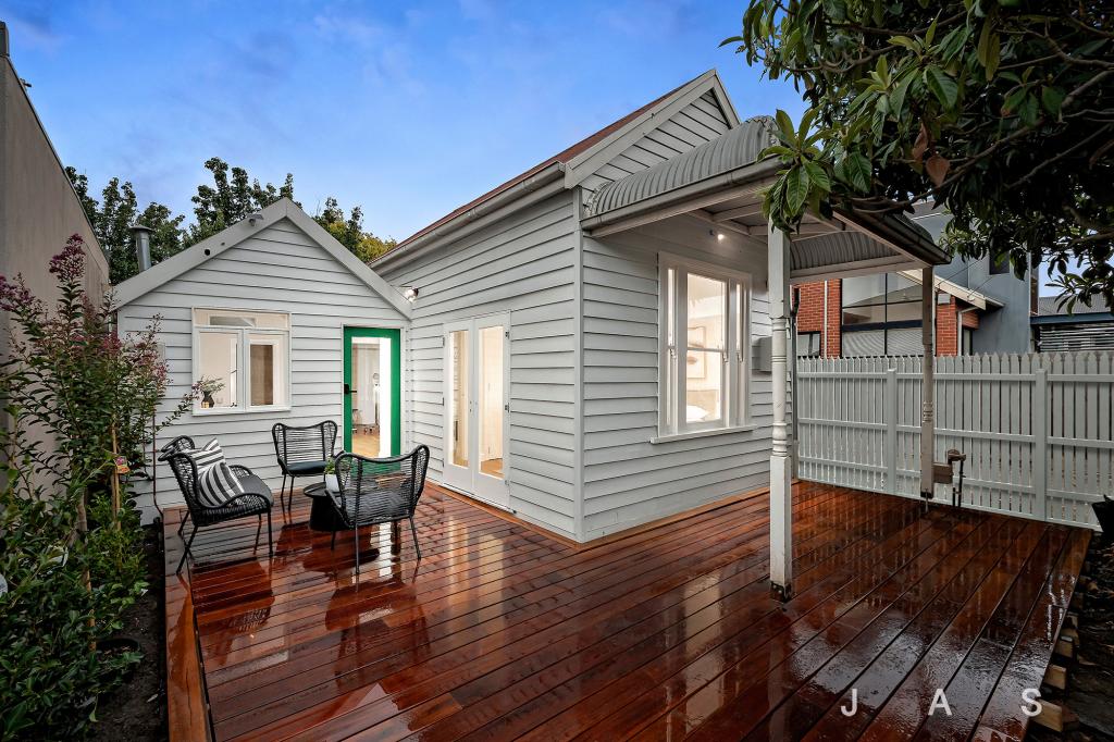 33 Rennie St, Seddon, VIC 3011