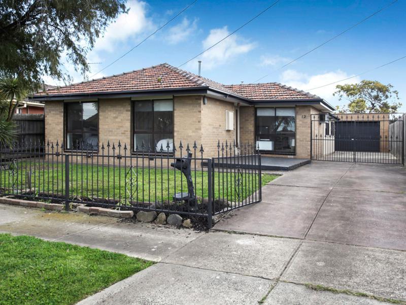 12 Skipton St, St Albans, VIC 3021