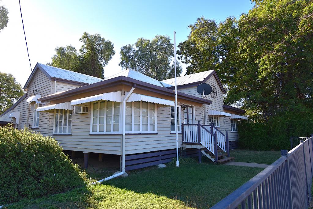 99 Falcon St, Longreach, QLD 4730
