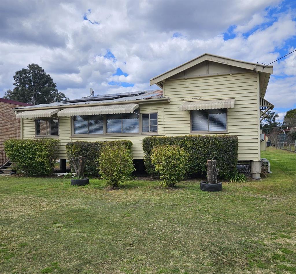 102 Brisbane St, Nanango, QLD 4615