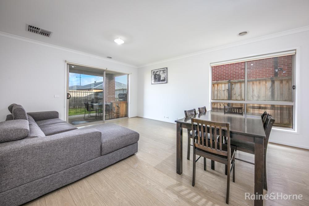 8 Prominent Rd, Diggers Rest, VIC 3427