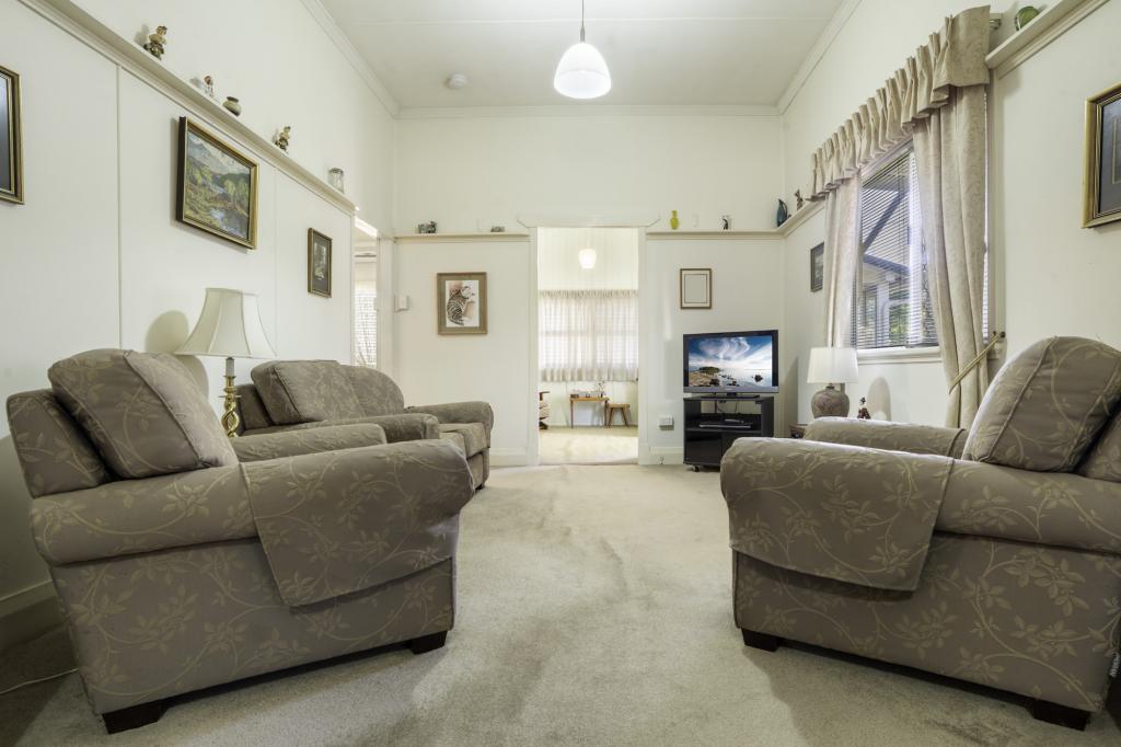 12 FORSYTH ST, FAIRFIELD, QLD 4103