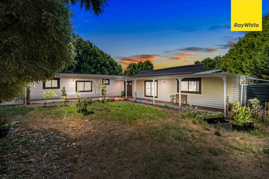 28 MOLESWORTH CT, GORDON, VIC 3345