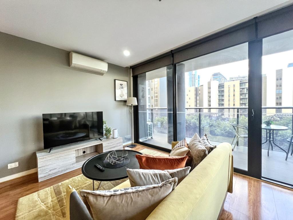 406/815 BOURKE ST, DOCKLANDS, VIC 3008