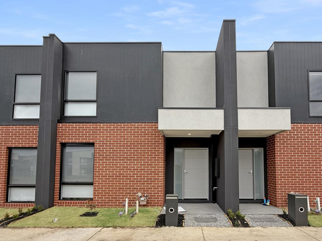 5 ANEMONE WALK, ARMSTRONG CREEK, VIC 3217