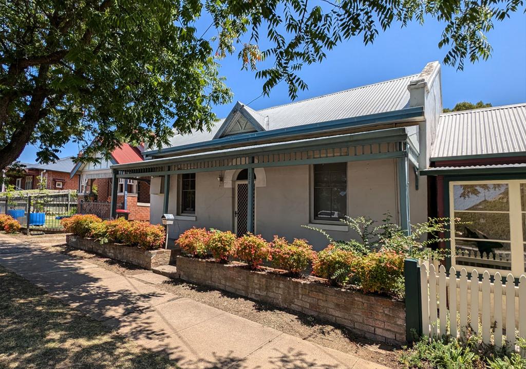 121 Stewart St, Bathurst, NSW 2795