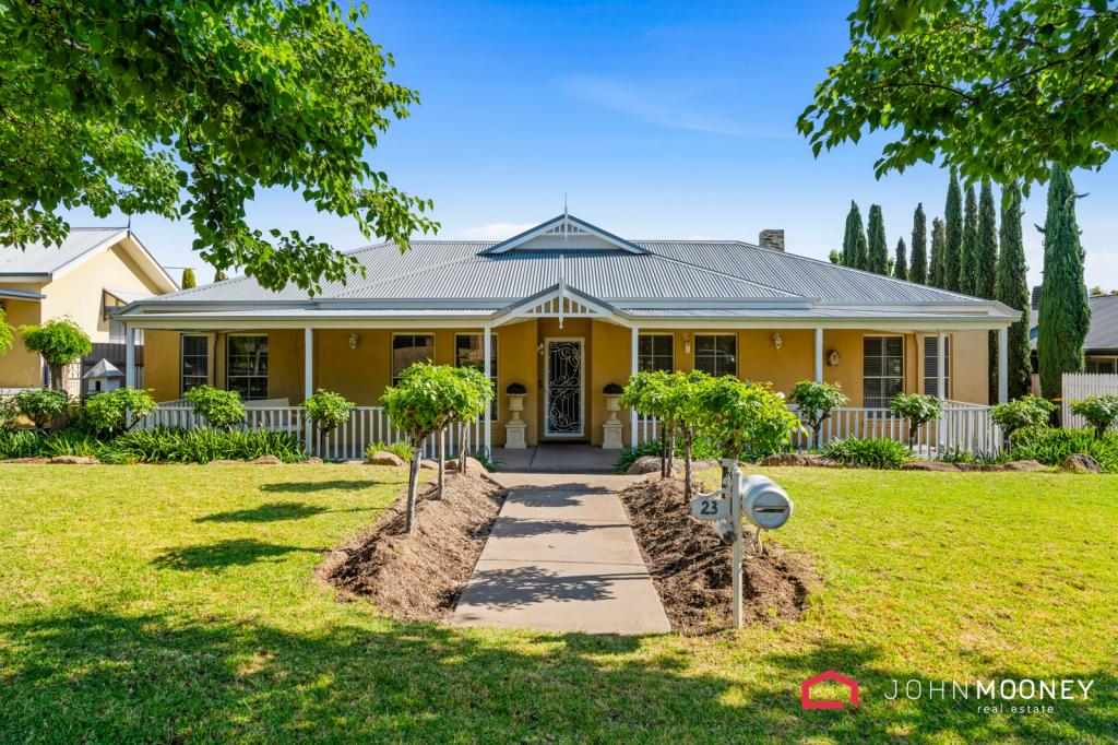 23 COWAN PL, LLOYD, NSW 2650