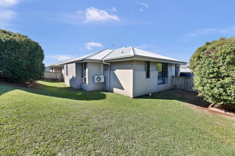 1/8 BONNEY ST, RURAL VIEW, QLD 4740