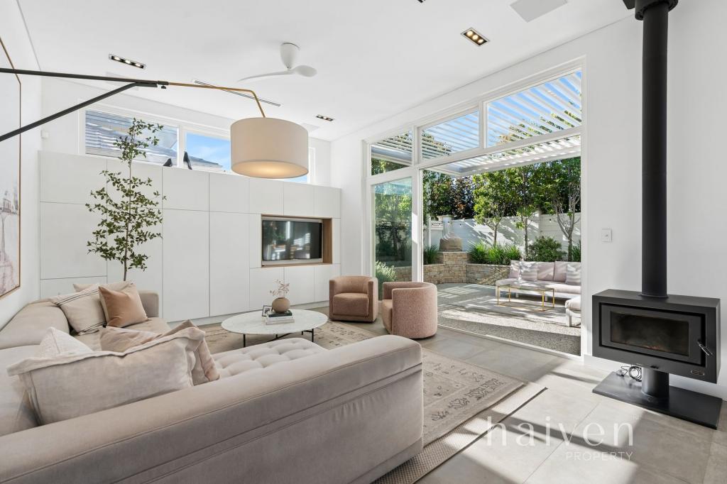 4 St Albans Prom, Canning Vale, WA 6155