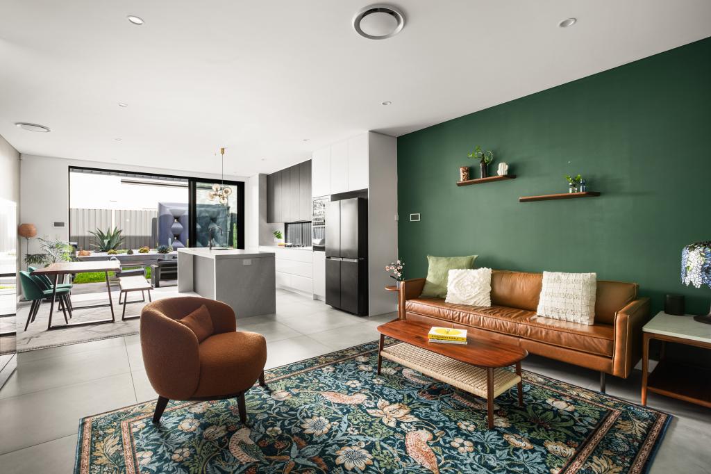 72a Unwins Bridge Rd, St Peters, NSW 2044
