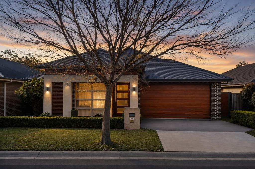 11 TESS CCT, ORAN PARK, NSW 2570