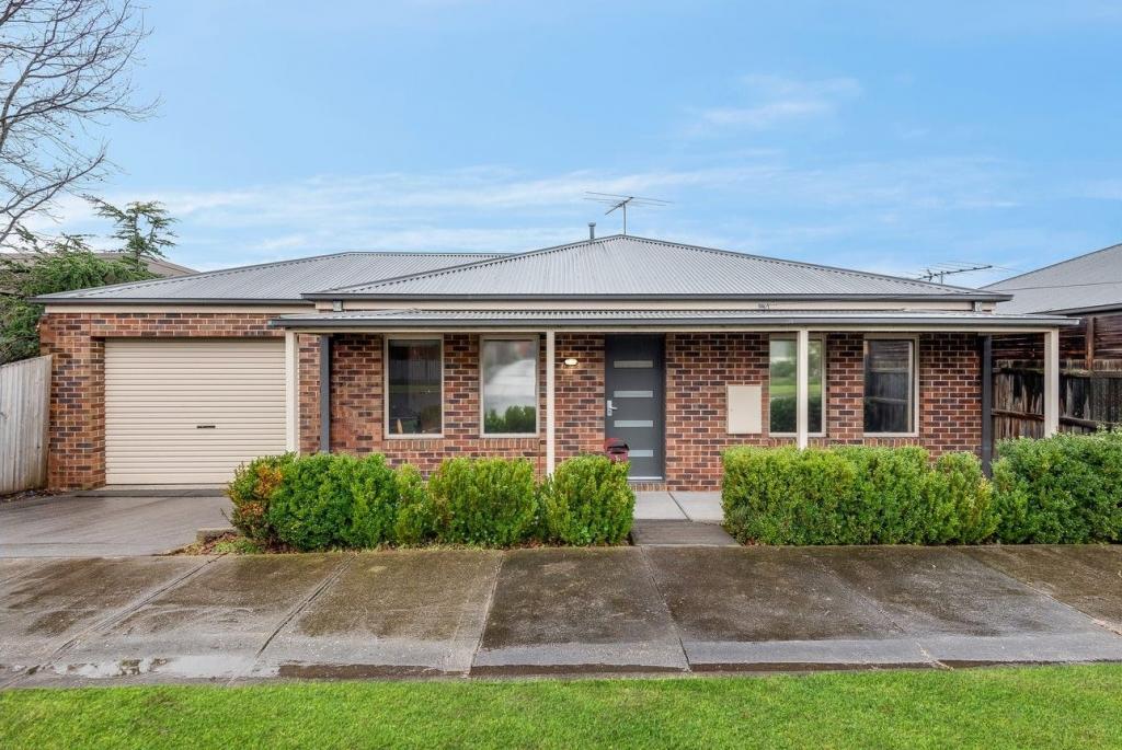 1/1 Alkoomi Ave, Hamlyn Heights, VIC 3215