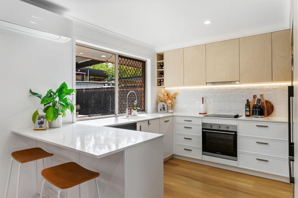2/6 Oscar Ct, Oxenford, QLD 4210