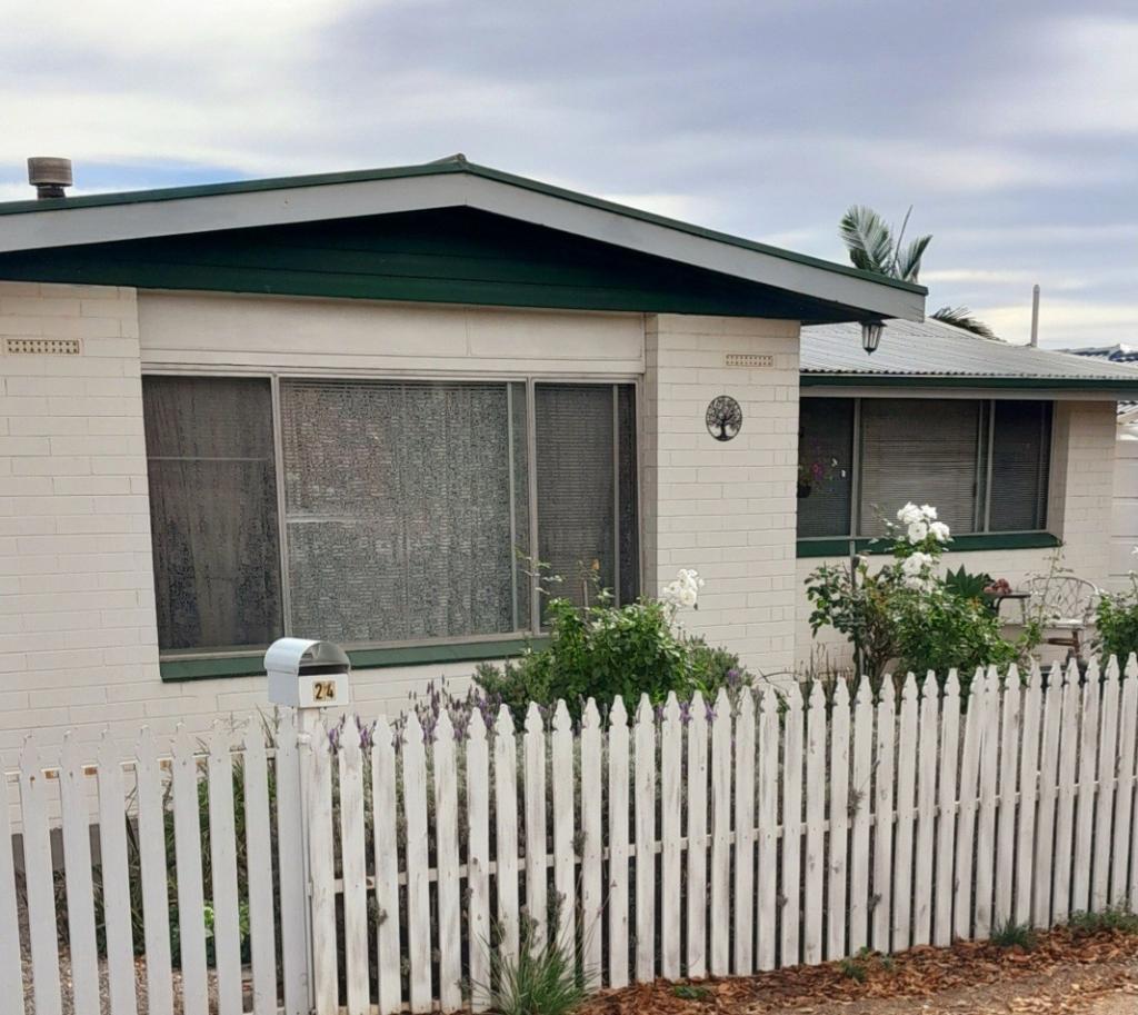 24 Swan Rd, Riverglades, SA 5253