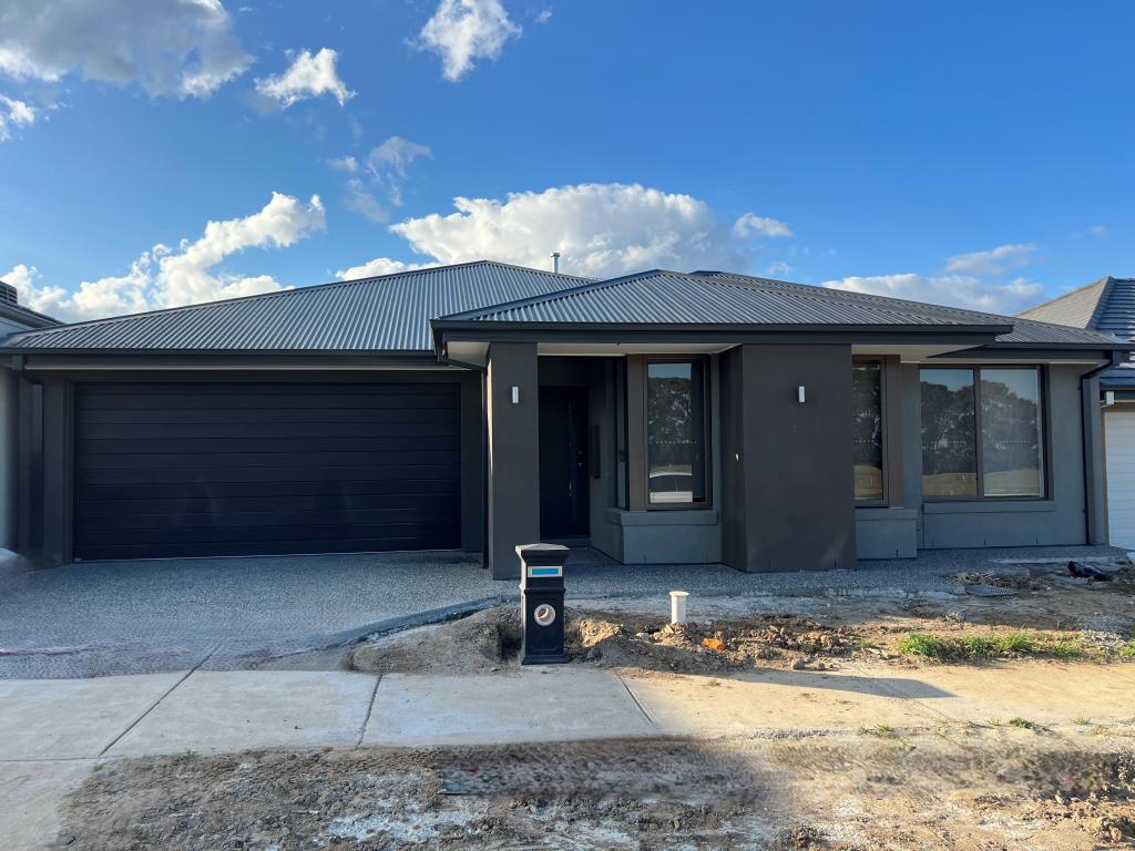 29 Carnmallum Dr, Clyde North, VIC 3978