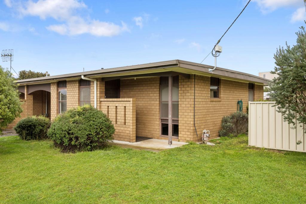 1/11 Mckenzie St, Cobden, VIC 3266