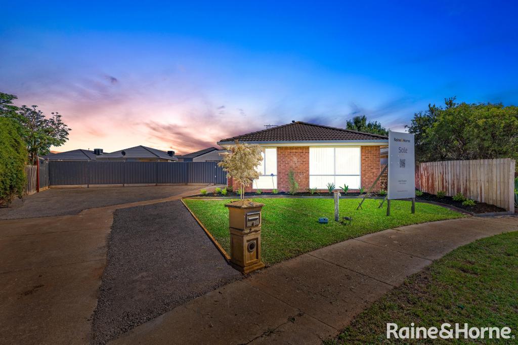 8 Regal Ct, Melton South, VIC 3338