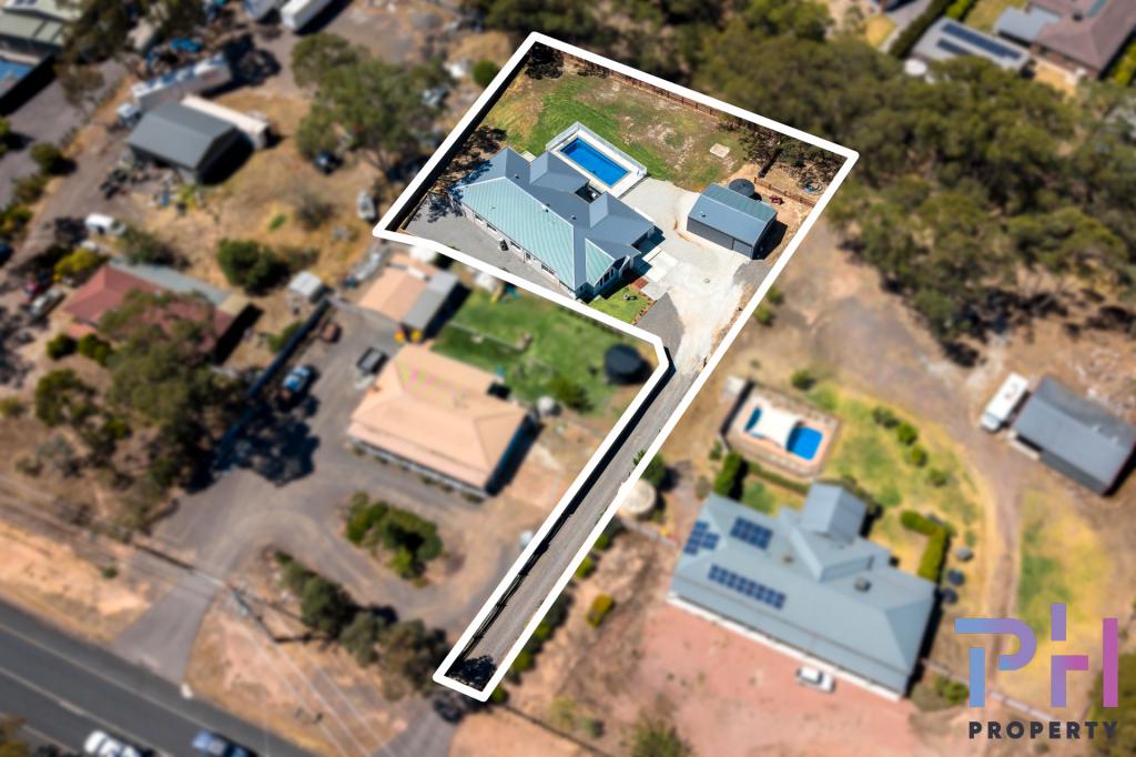 420 Olympic Pde, Maiden Gully, VIC 3551
