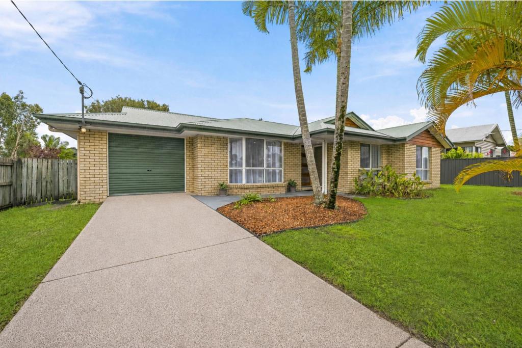 35 CANBERRA AVE, COOLOOLA COVE, QLD 4580