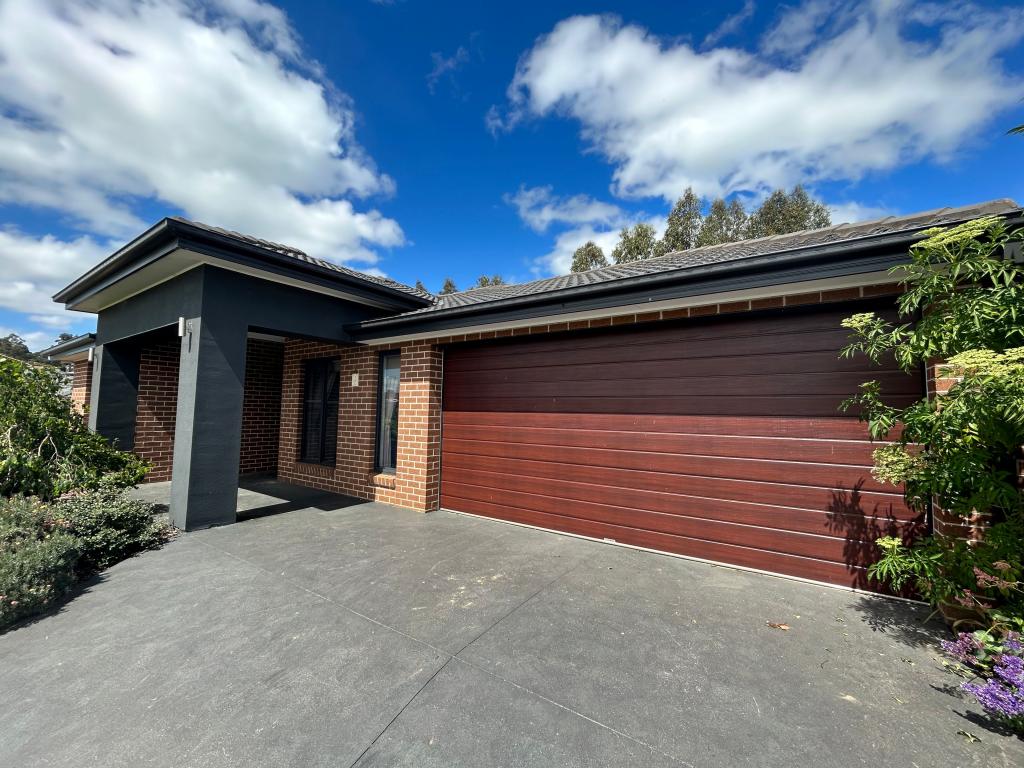 10 Chaucer Way, Drouin, VIC 3818