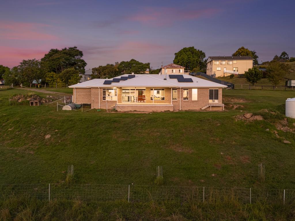 100 Mackay St, Dungog, NSW 2420