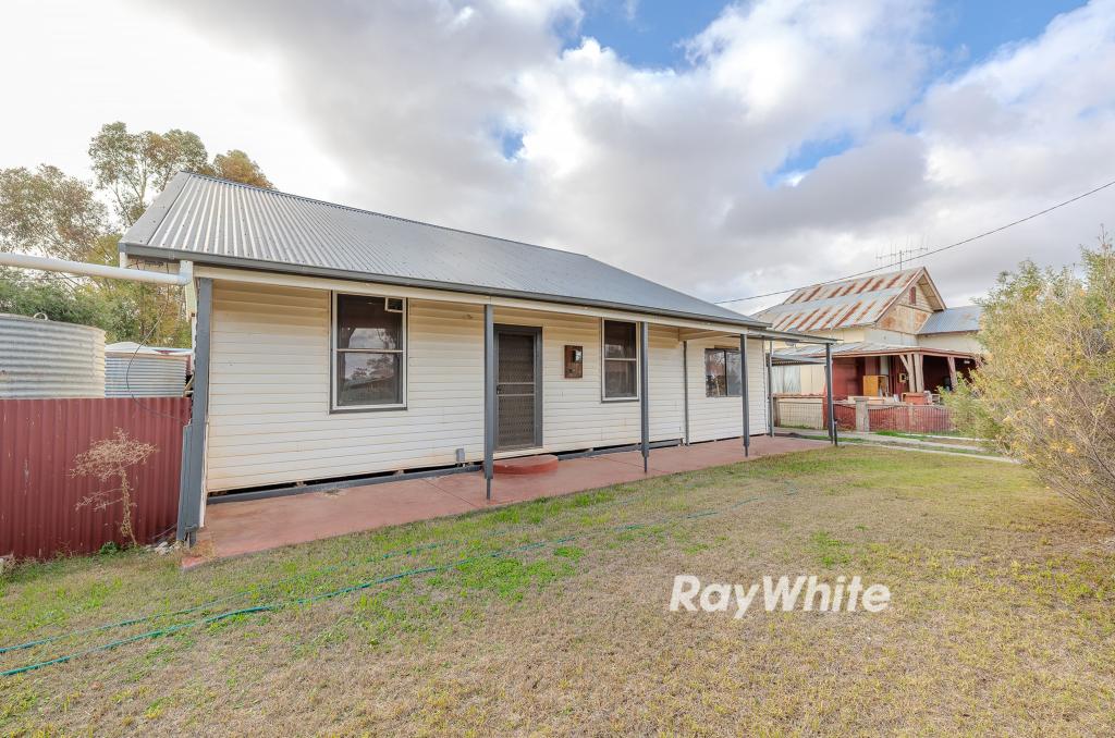 23 HUGHES ST, SEA LAKE, VIC 3533