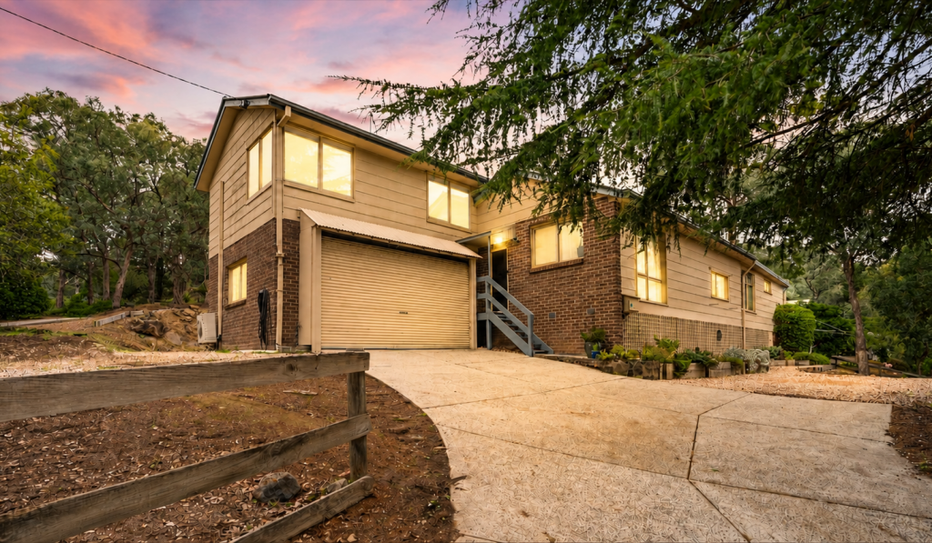 18 Scotts Angle Rd, Wattle Glen, VIC 3096