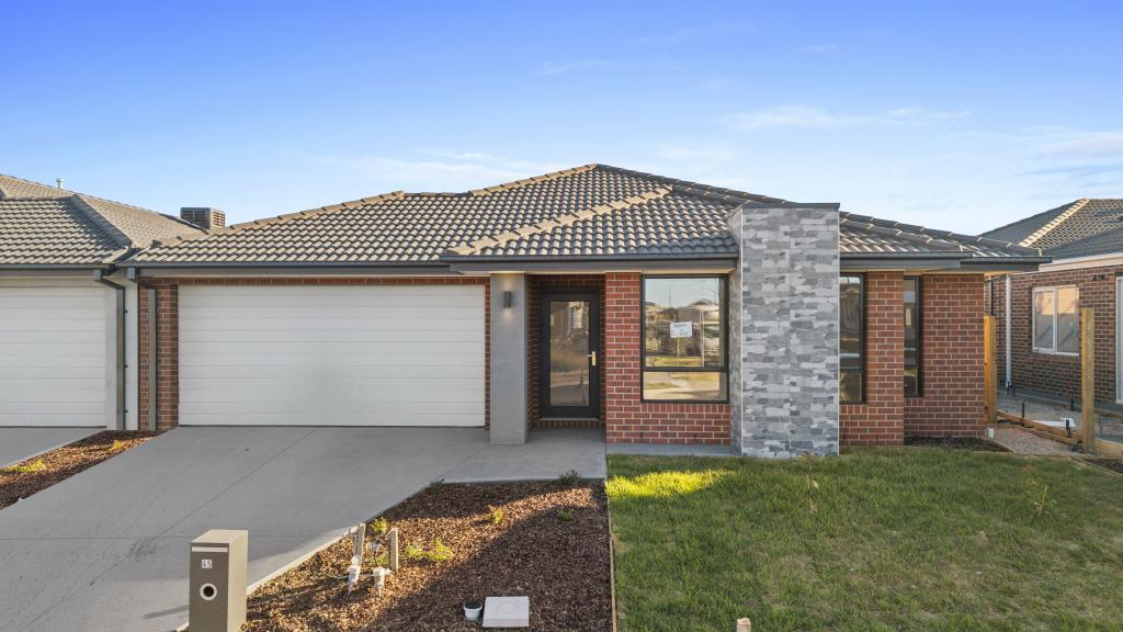 45 Foreshores Dr, Donnybrook, VIC 3064