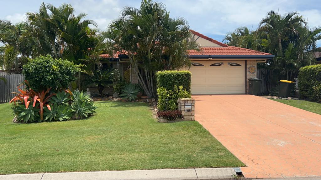 15 Moonstone Dr, Urangan, QLD 4655