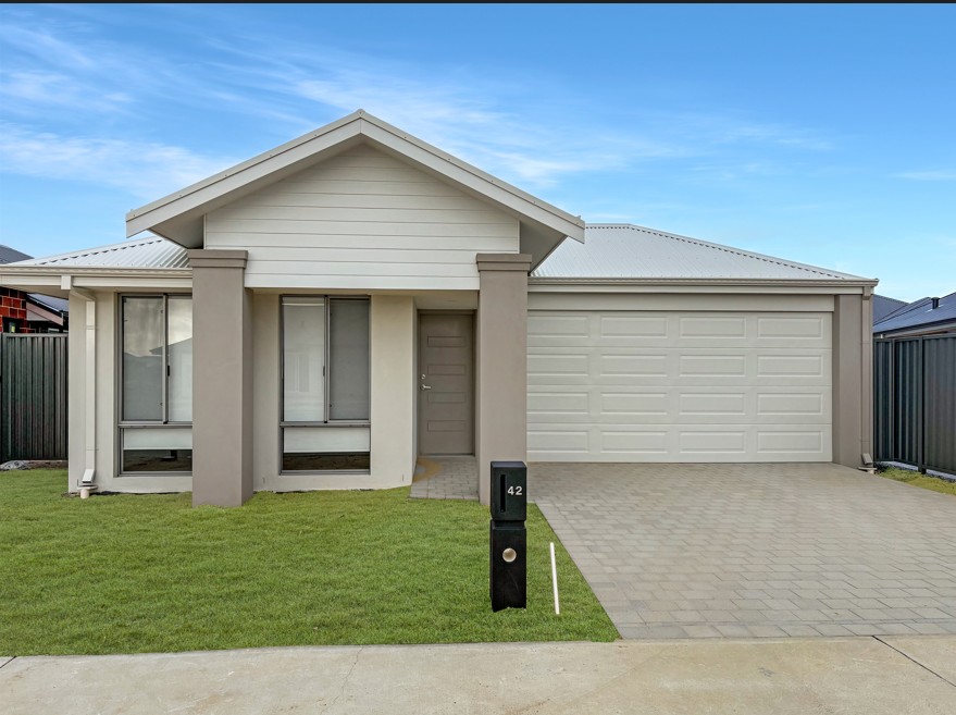 42 Hawdon Rd, Lakelands, WA 6180