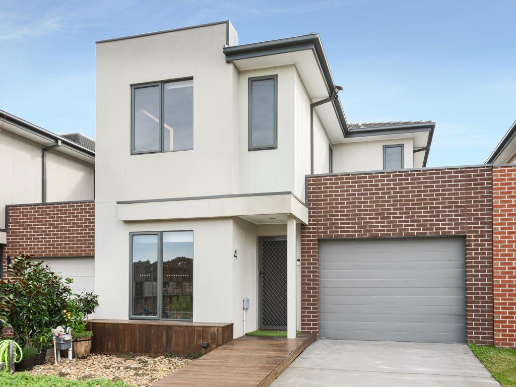 4 Gordal Ct, Lynbrook, VIC 3975