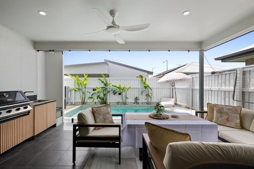 4 VALLEY CRES, PALMVIEW, QLD 4553