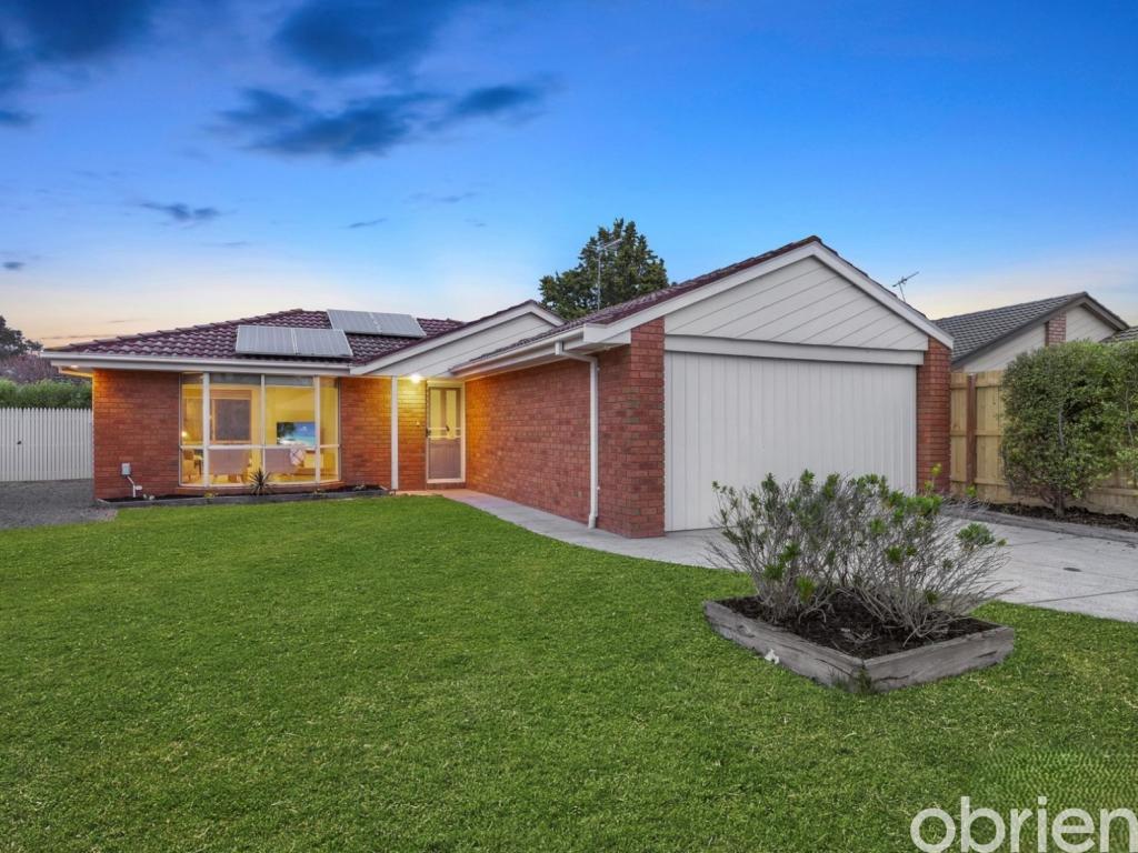 12 Julia Ct, Cranbourne North, VIC 3977